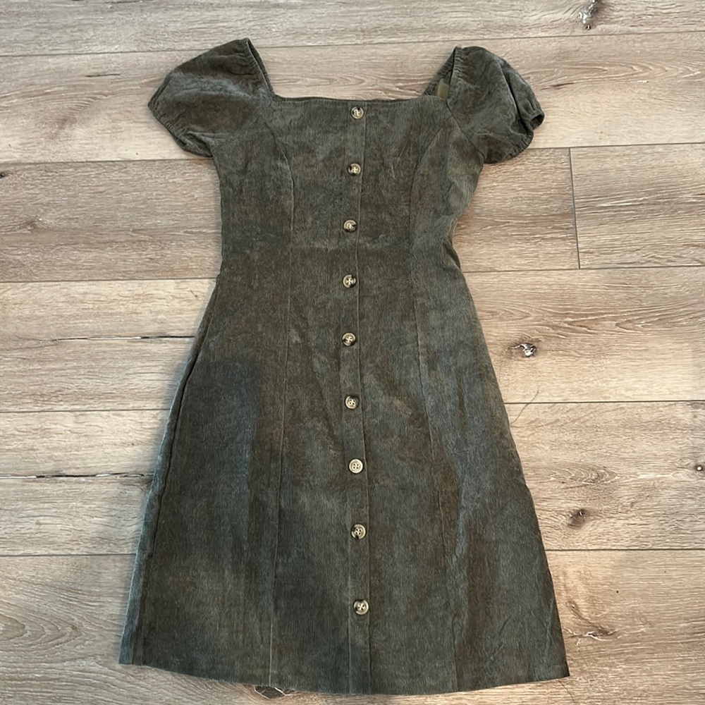 Small, green, dress, short
